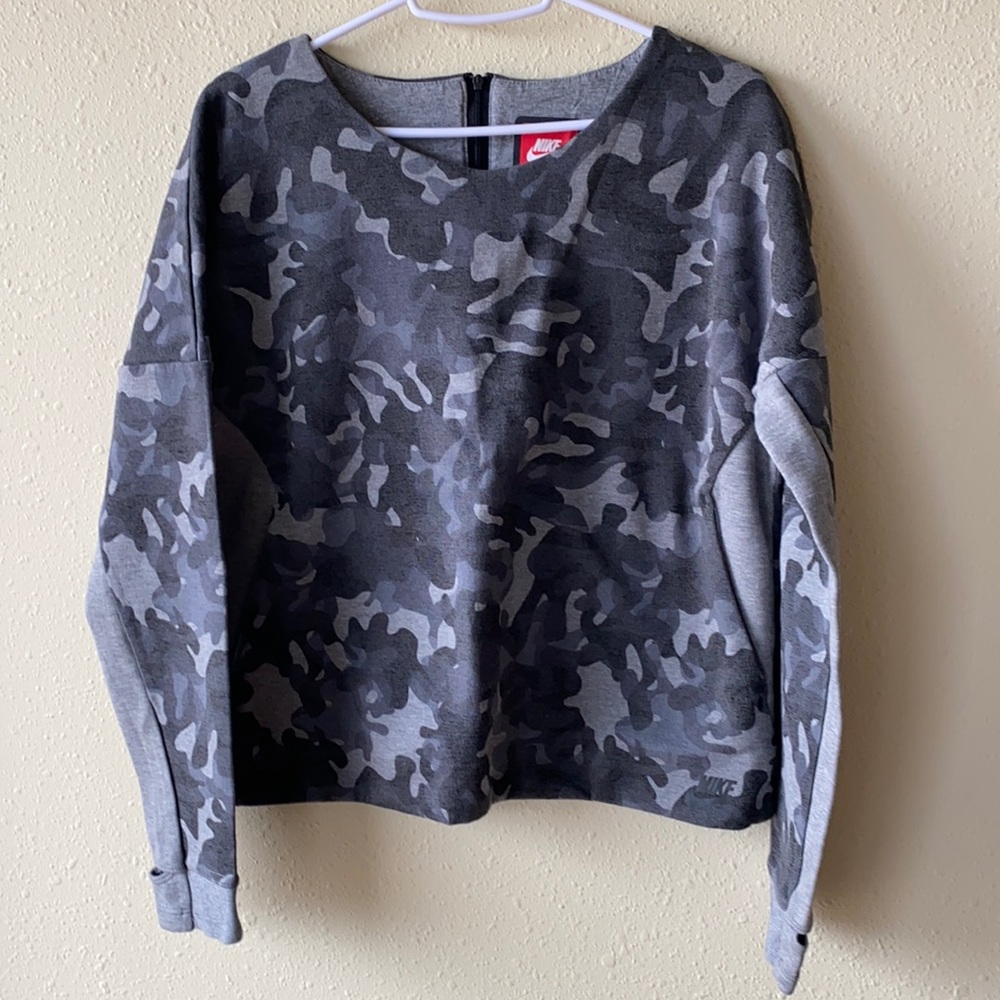 Nike camo sweatshirt